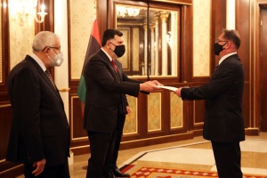 Al-Sarraj receives credentials of four new ambassadors to Libya