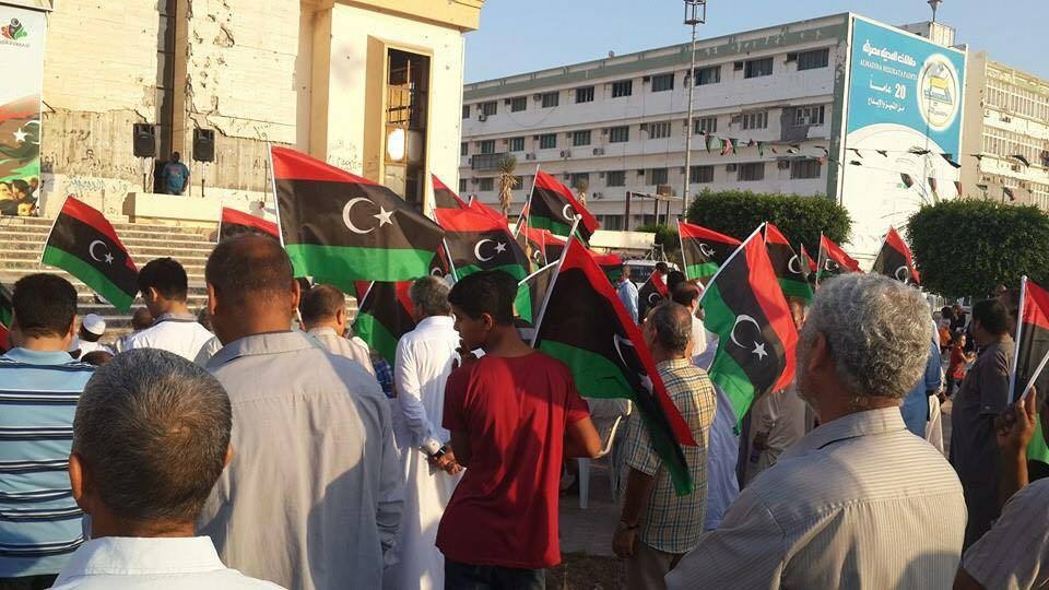 Protesters gathered in Misrata on Friday to denounce the latest UNSMIL draft. Some angry protesters hung anti-Leon pictures on the entrance of the city's municipality building. Photos: Social media